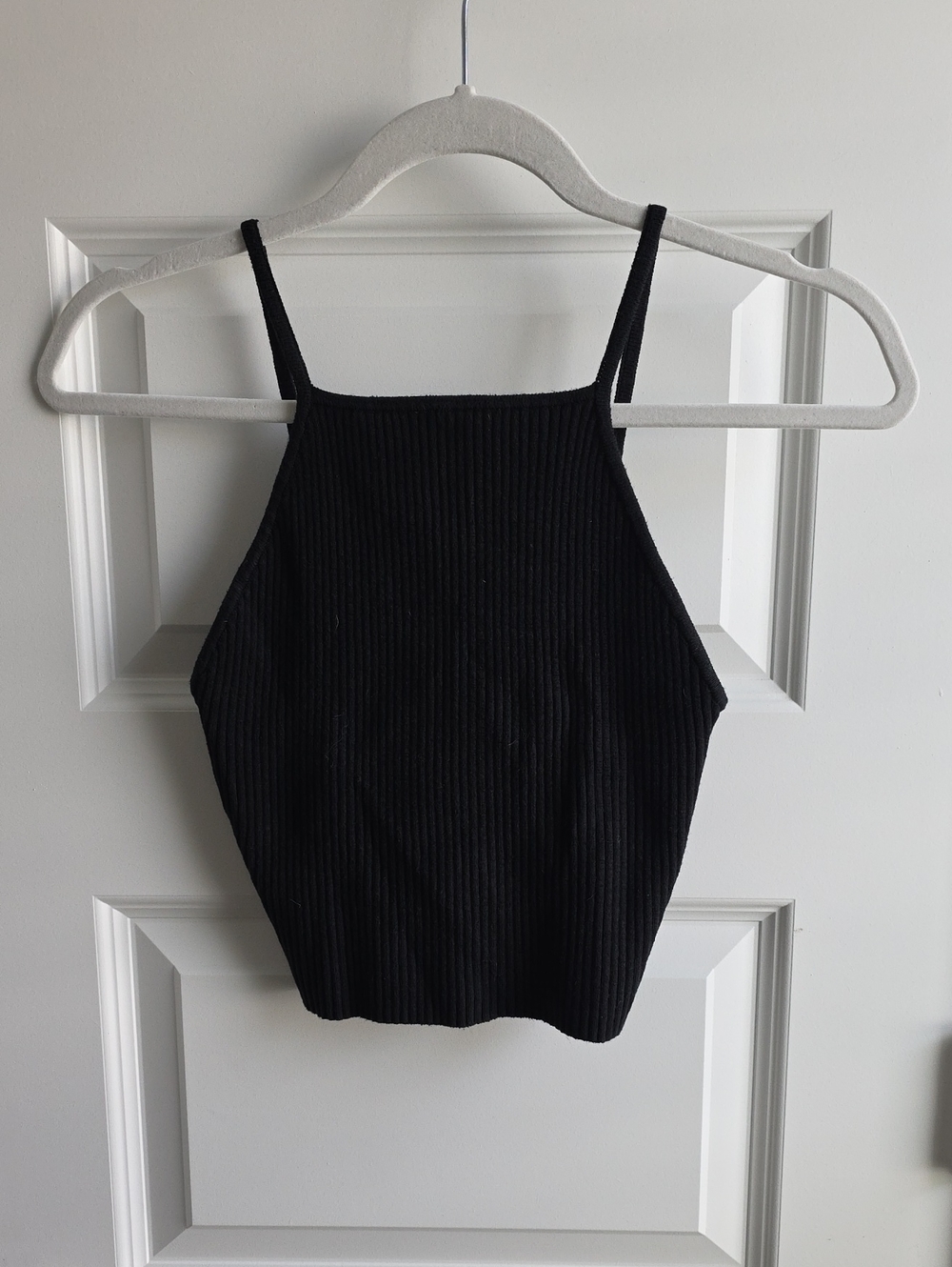 Forever 21 Black Ribbed Halter Crop Cami Large G222